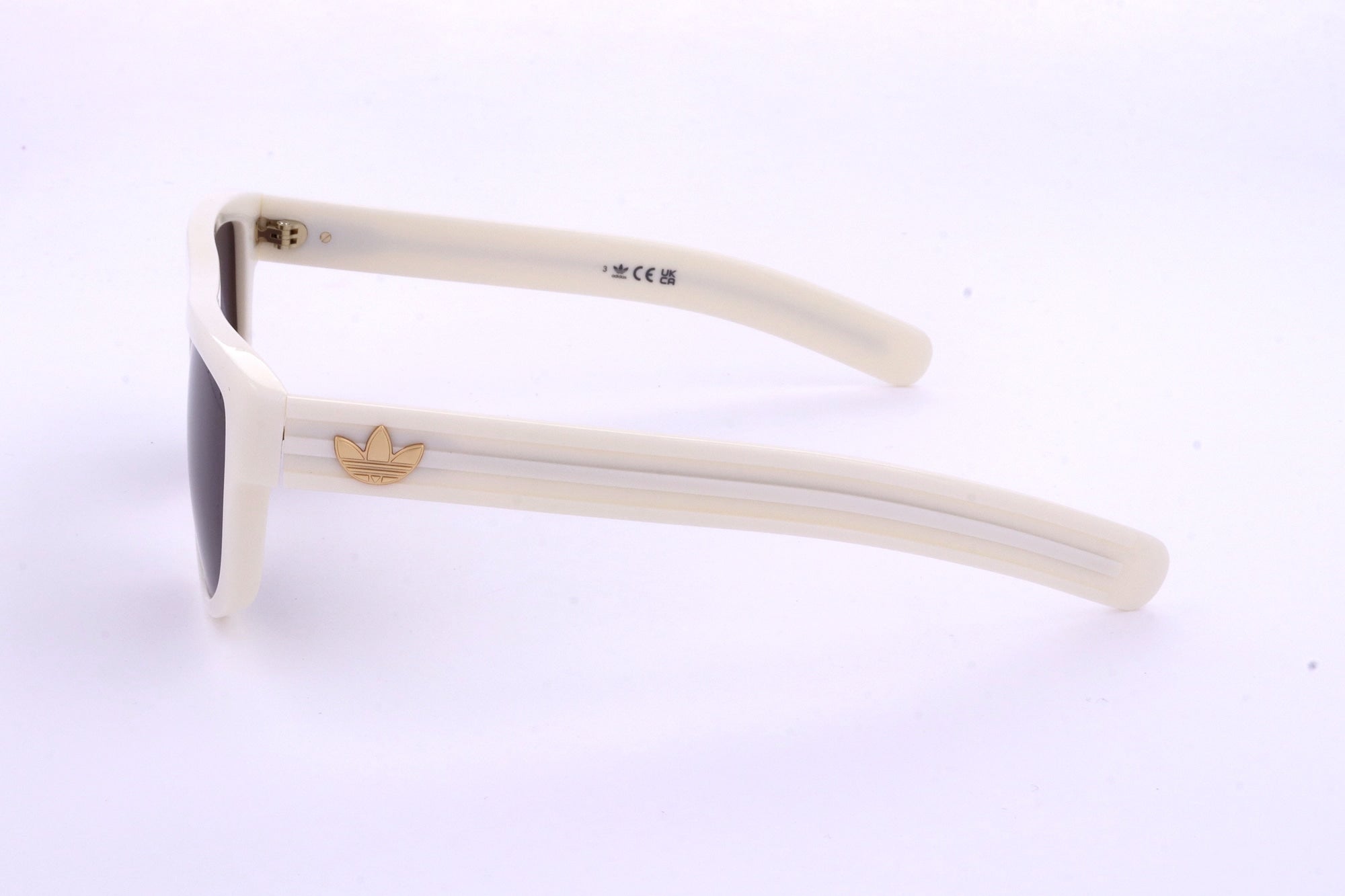 WHITE variant third image